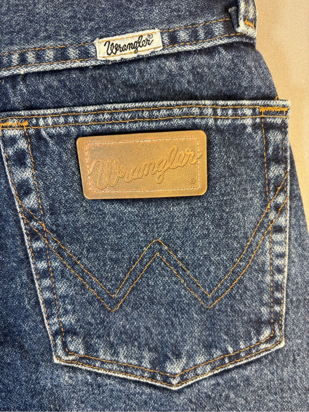 Vintage Wrangler Relaxed Fit Denim Jeans in Medium Blue Size 25/26 - Picture 10 of 12
